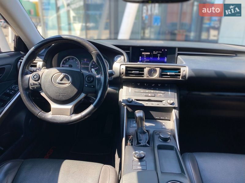 Седан Lexus IS 2016 в Києві