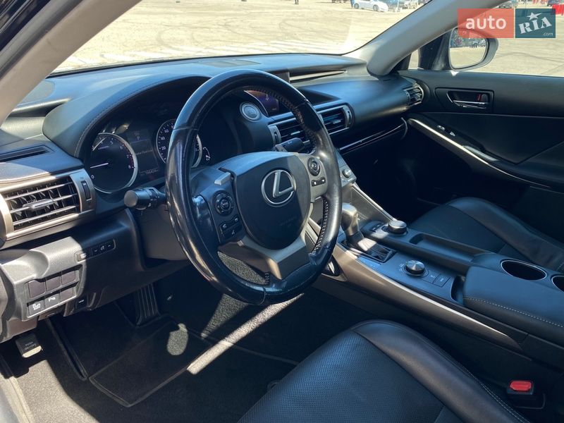 Седан Lexus IS 2016 в Києві