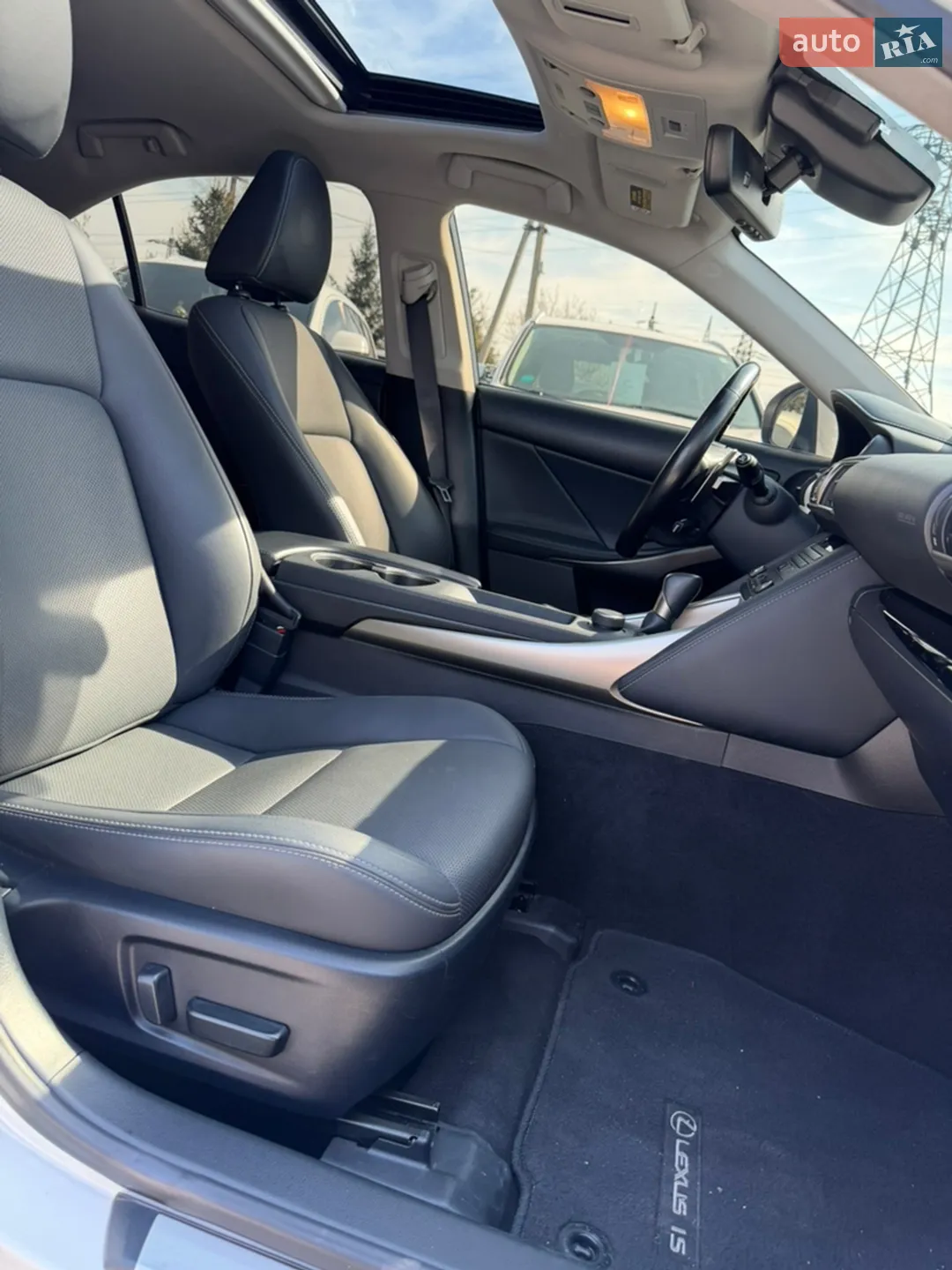 2019 Lexus IS - мініатюра 28
