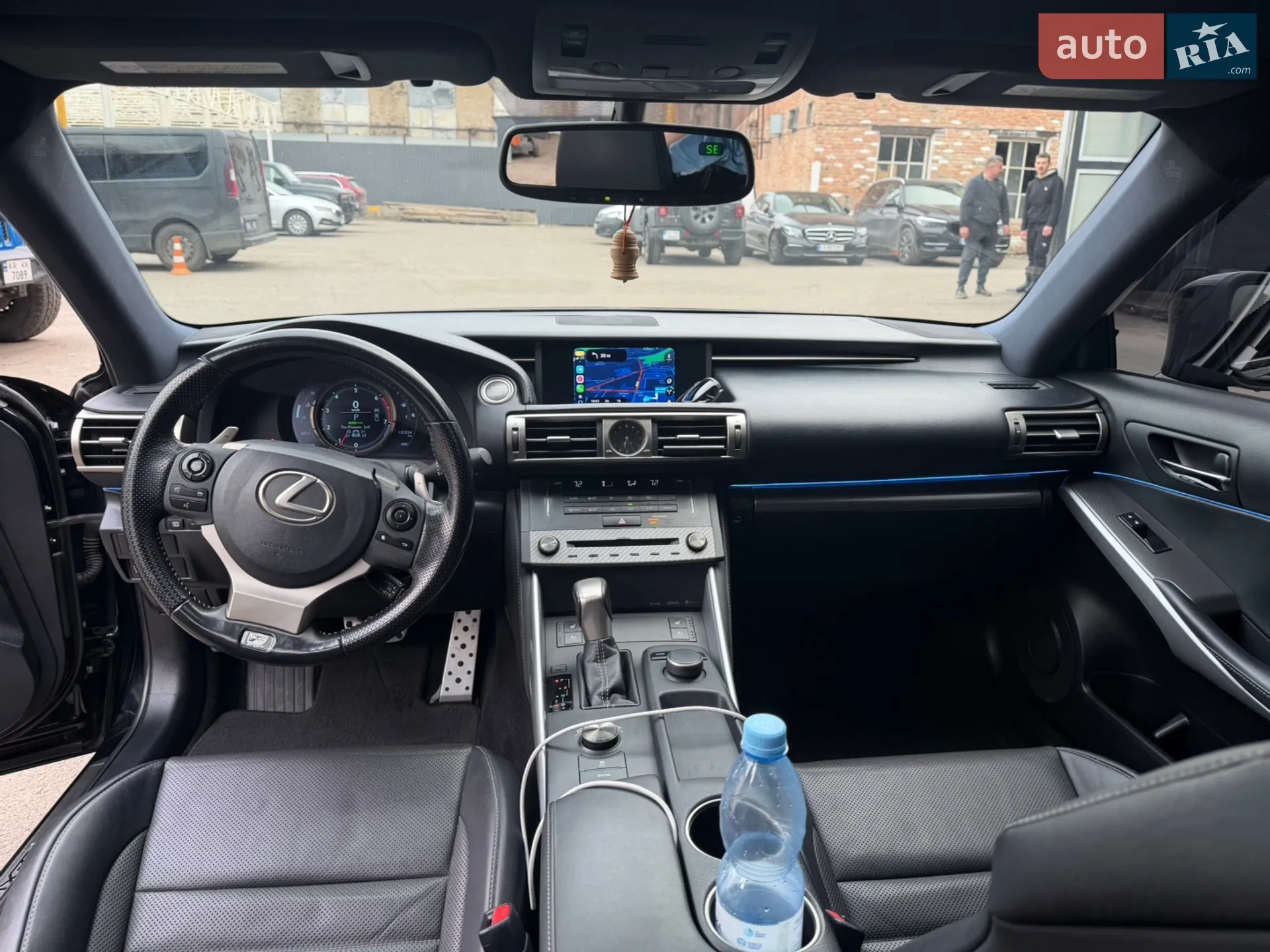 2016 Lexus IS - мініатюра 3