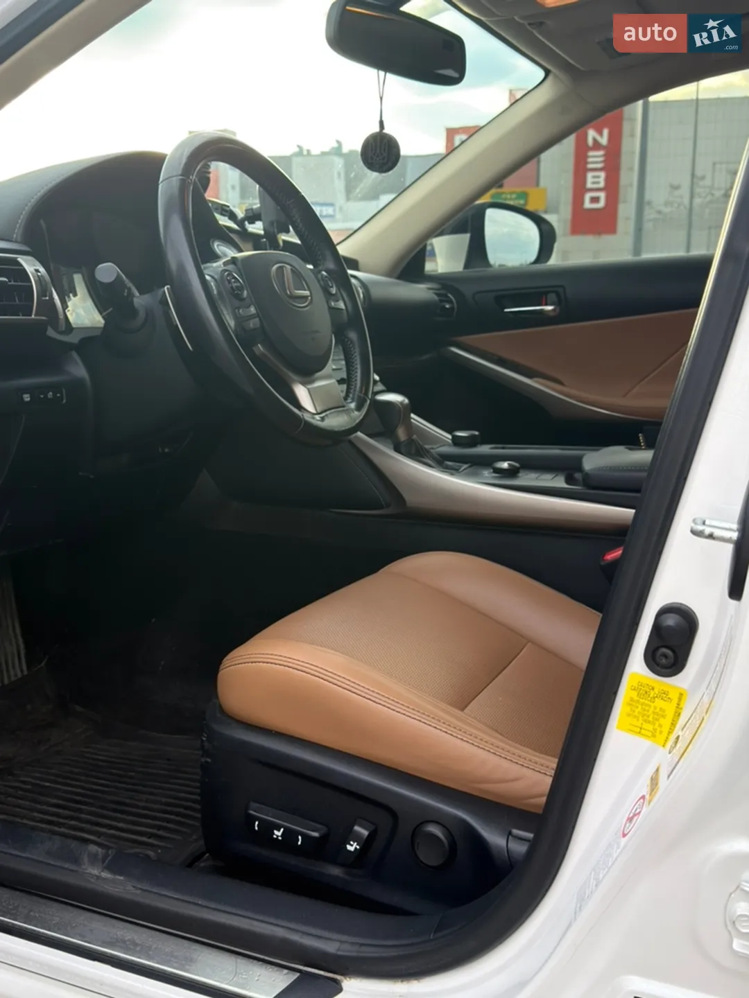 2015 Lexus IS - мініатюра 12