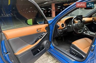 Седан Lexus IS 2021 в Києві