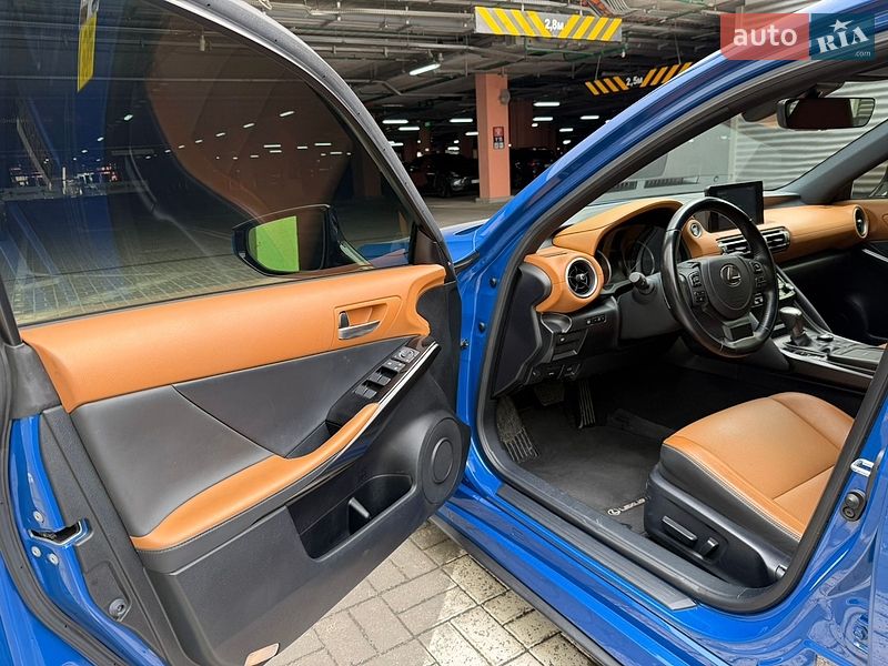 Седан Lexus IS 2021 в Києві
