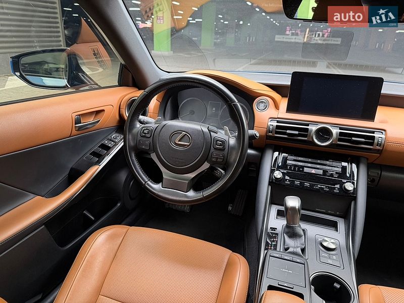 Седан Lexus IS 2021 в Києві