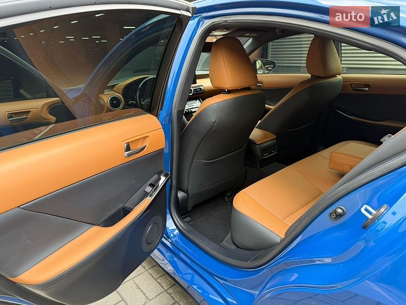 Седан Lexus IS 2021 в Києві