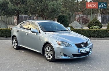 Седан Lexus IS 2005 в Сарнах