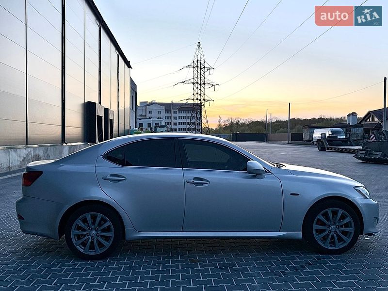 Седан Lexus IS 2005 в Тернополі