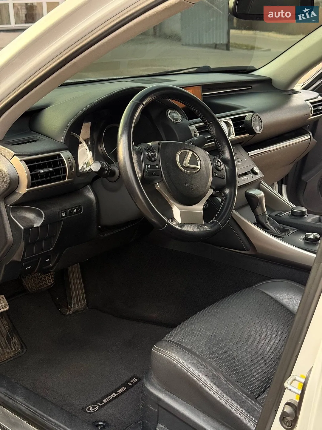 2015 Lexus IS - мініатюра 7