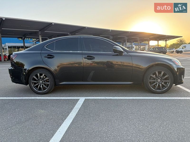 Седан Lexus IS 2006 в Киеве