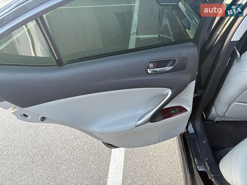 Седан Lexus IS 2006 в Киеве