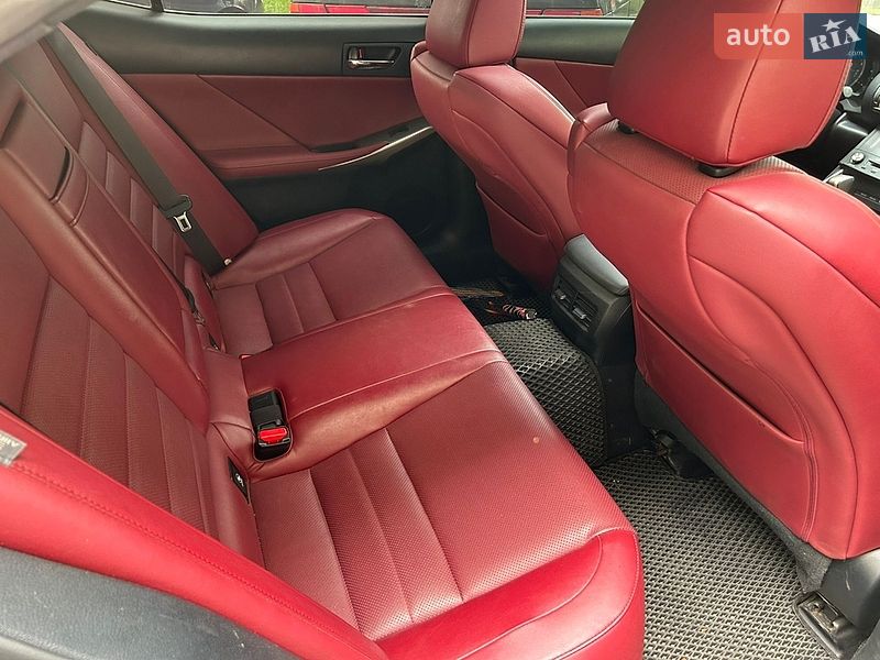 Седан Lexus IS 2014 в Києві
