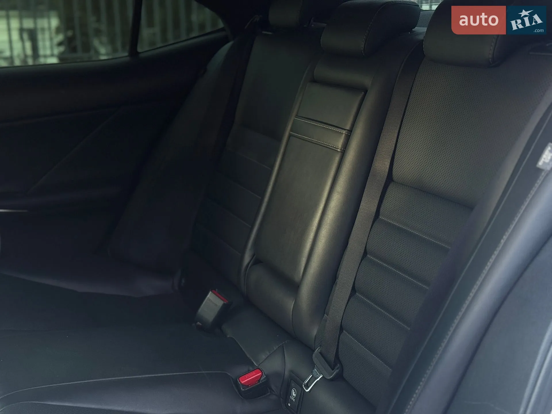 2016 Lexus IS - мініатюра 31