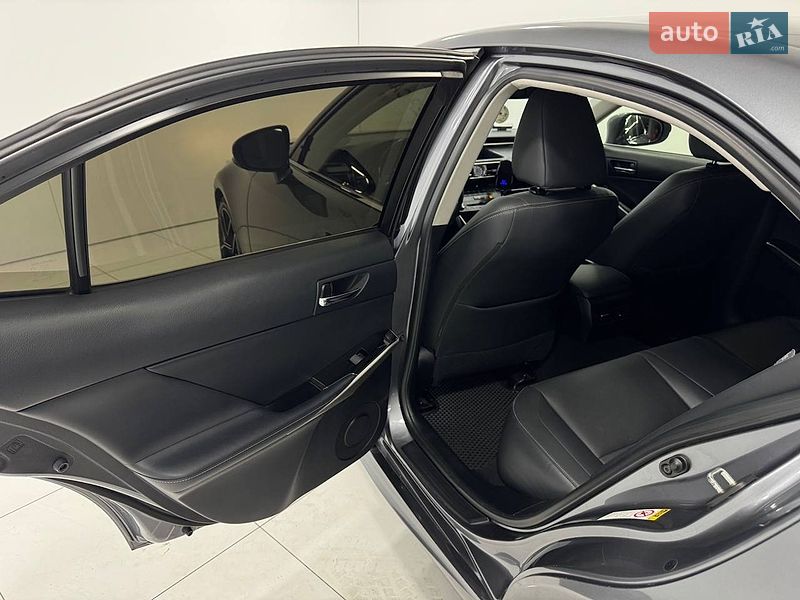 Седан Lexus IS 2015 в Одессе