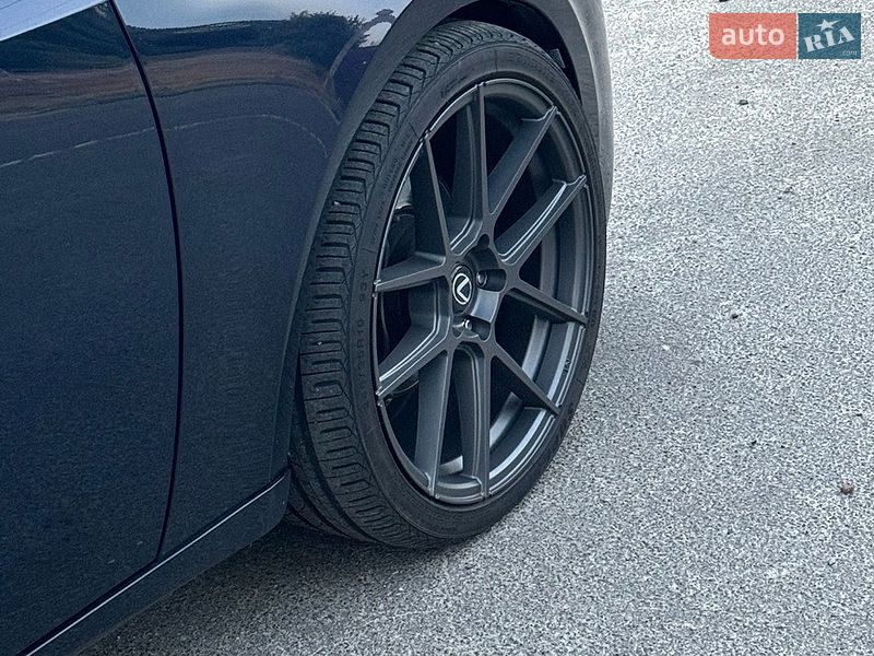 Седан Lexus IS 2014 в Киеве