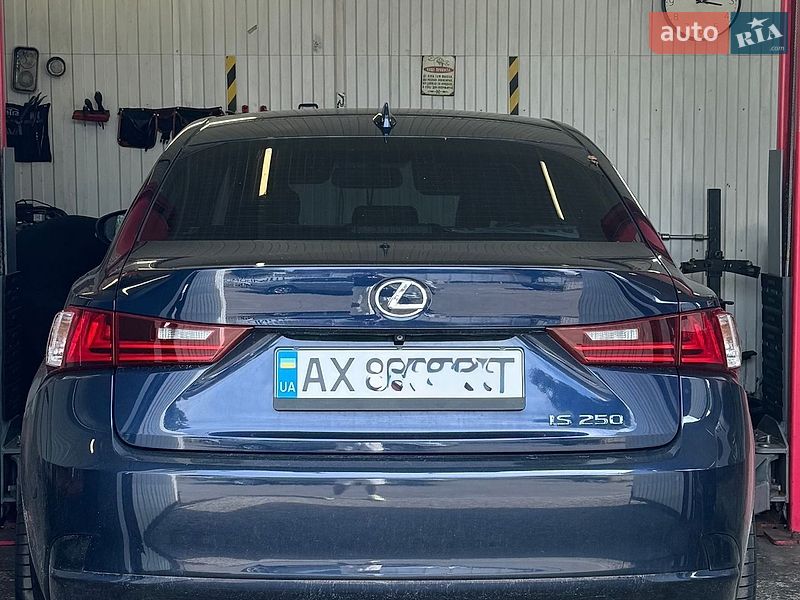 Седан Lexus IS 2014 в Киеве