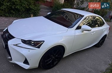 Седан Lexus IS 2014 в Львові