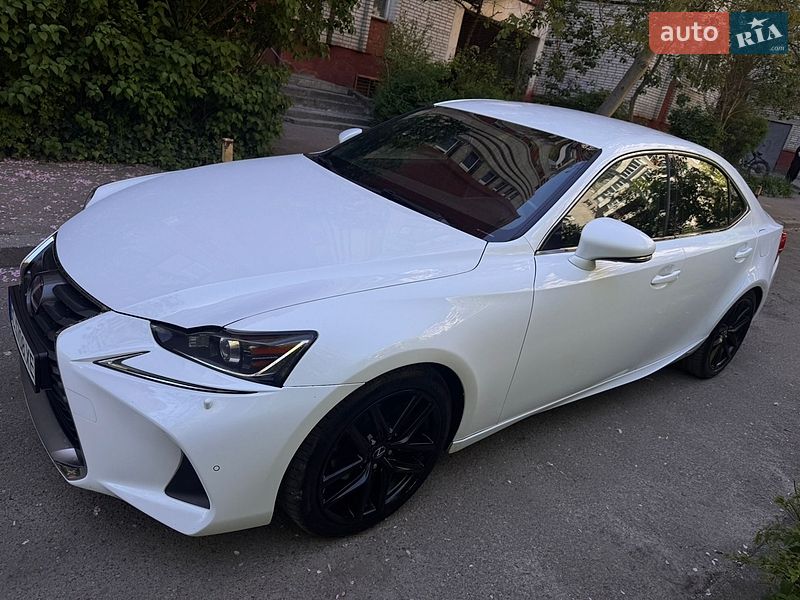 Седан Lexus IS 2014 в Львові