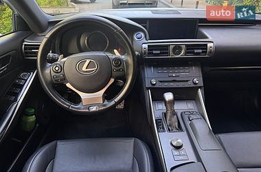 Седан Lexus IS 2014 в Львові