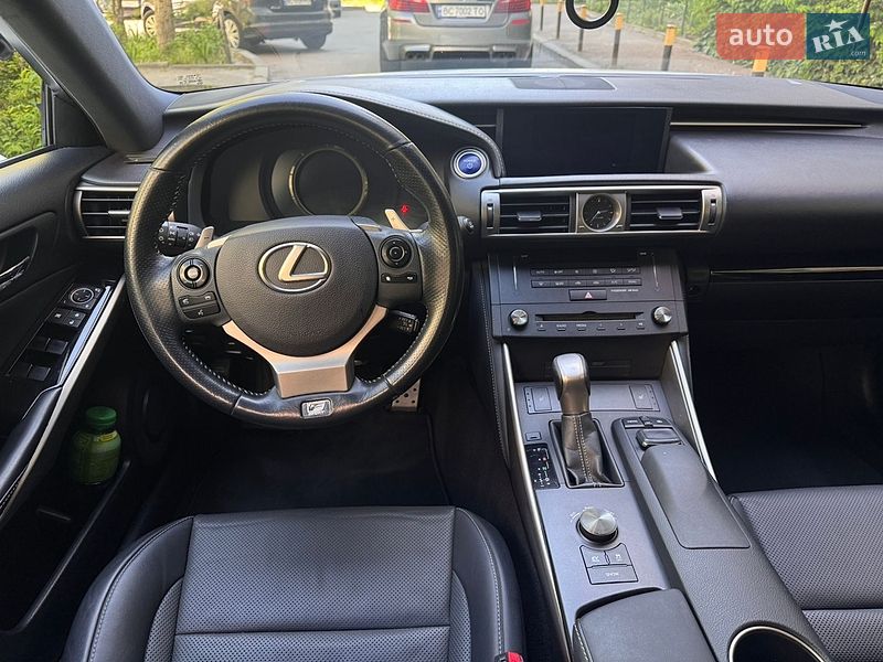 Седан Lexus IS 2014 в Львові