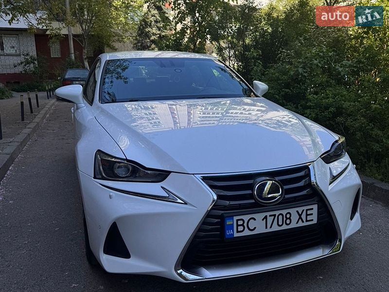 Седан Lexus IS 2014 в Львові