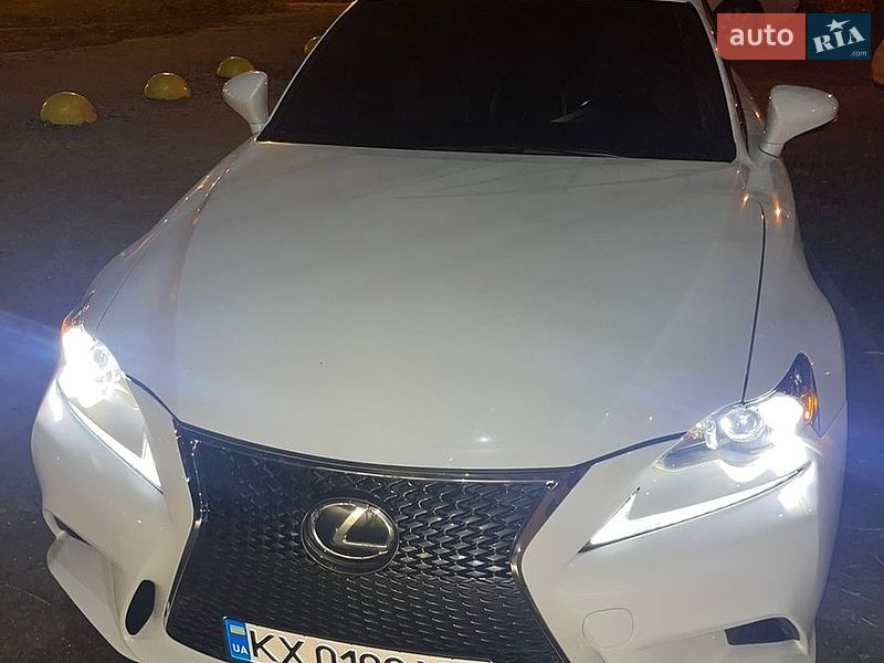 Lexus IS 2016