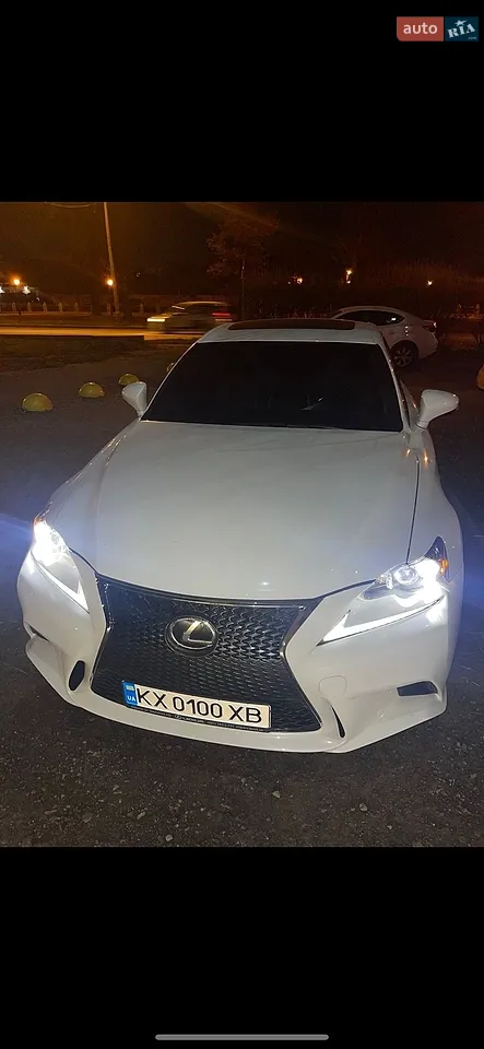 2015 Lexus IS - мініатюра 16
