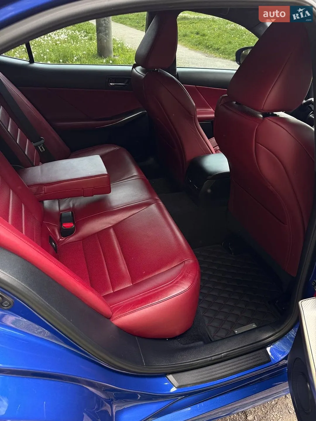 2013 Lexus IS - мініатюра 10