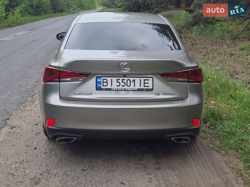 Седан Lexus IS 2017 в Миргороді