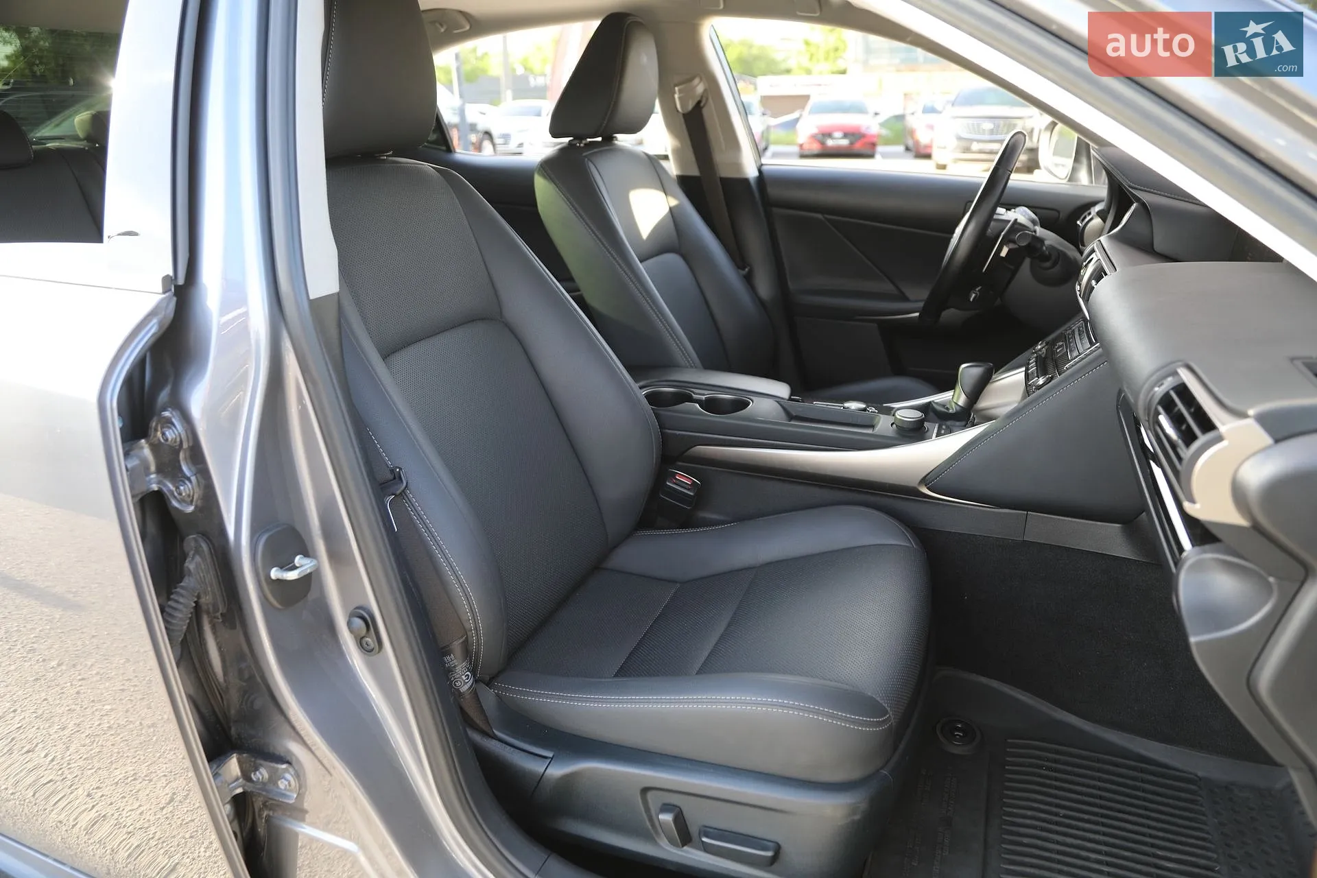 2019 Lexus IS - мініатюра 15