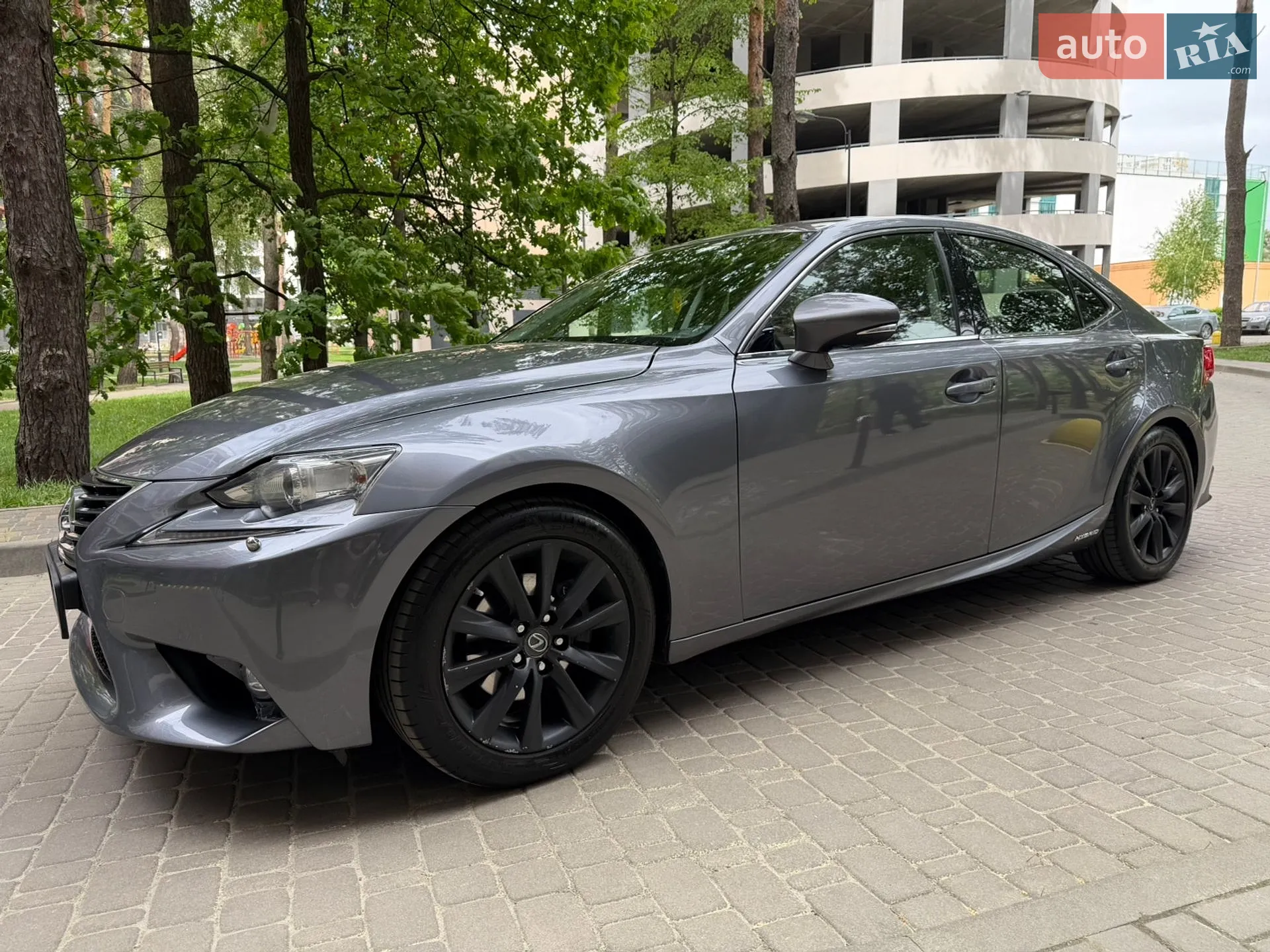 2016 Lexus IS - мініатюра 16