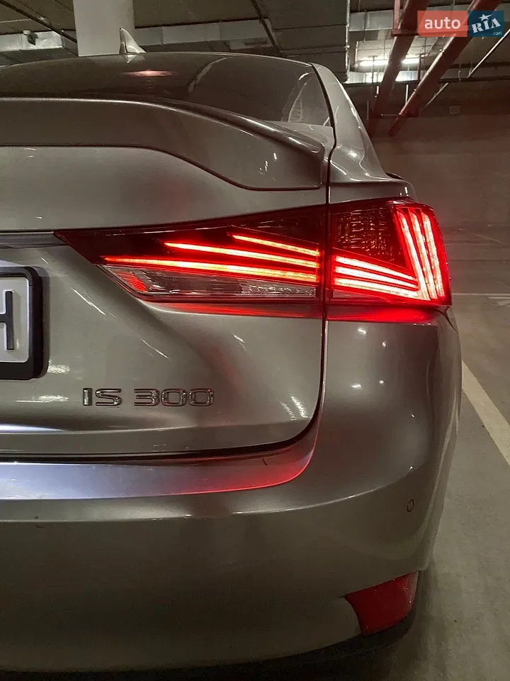 2018 Lexus IS - мініатюра 14