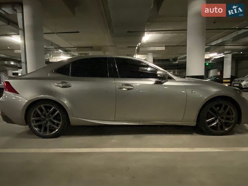 Седан Lexus IS 2018 в Киеве