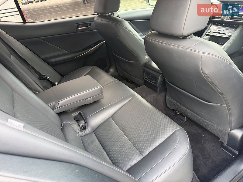 Седан Lexus IS 2017 в Одесі фото 15 Седан Lexus IS 2017 в Одесі