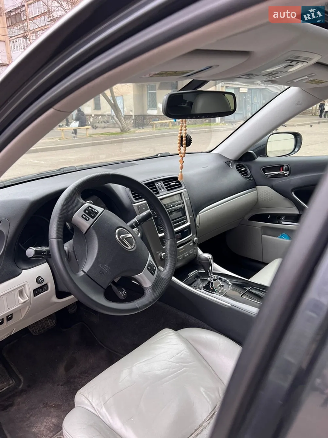 2011 Lexus IS - мініатюра 6