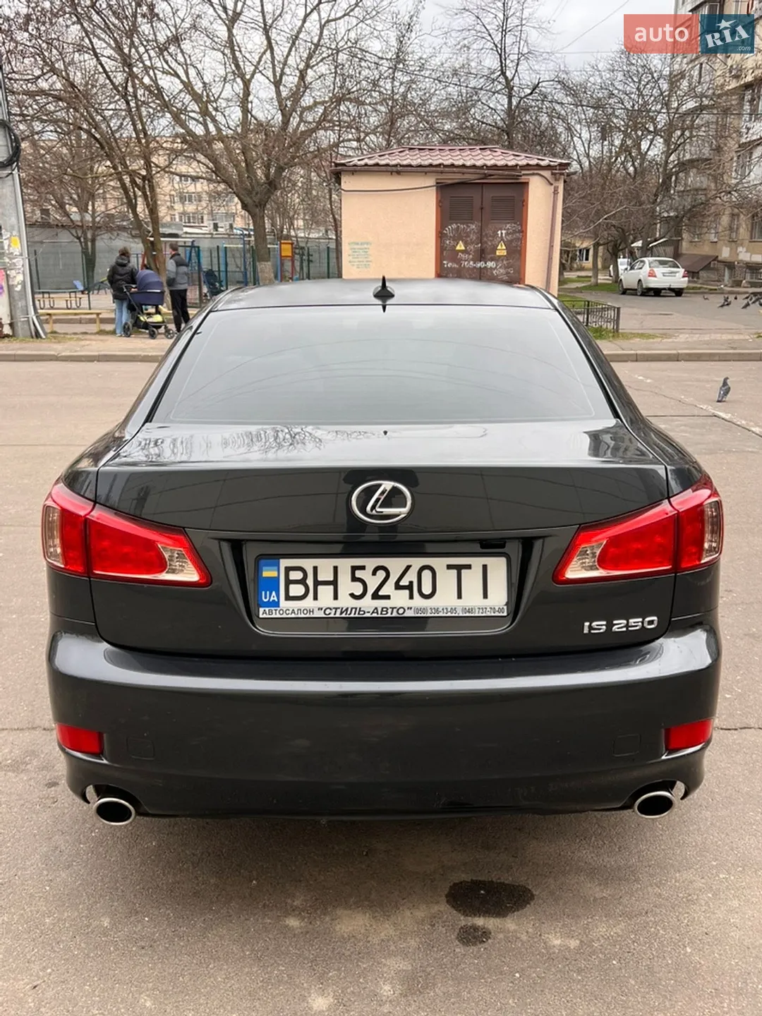 2011 Lexus IS - мініатюра 14