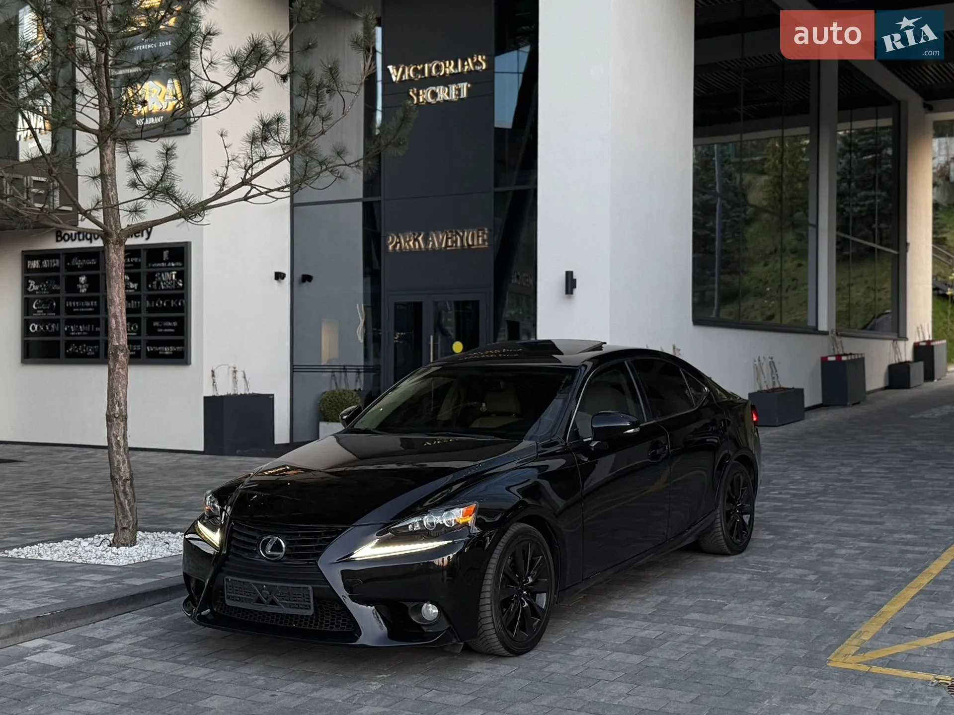 2014 Lexus IS - мініатюра 3