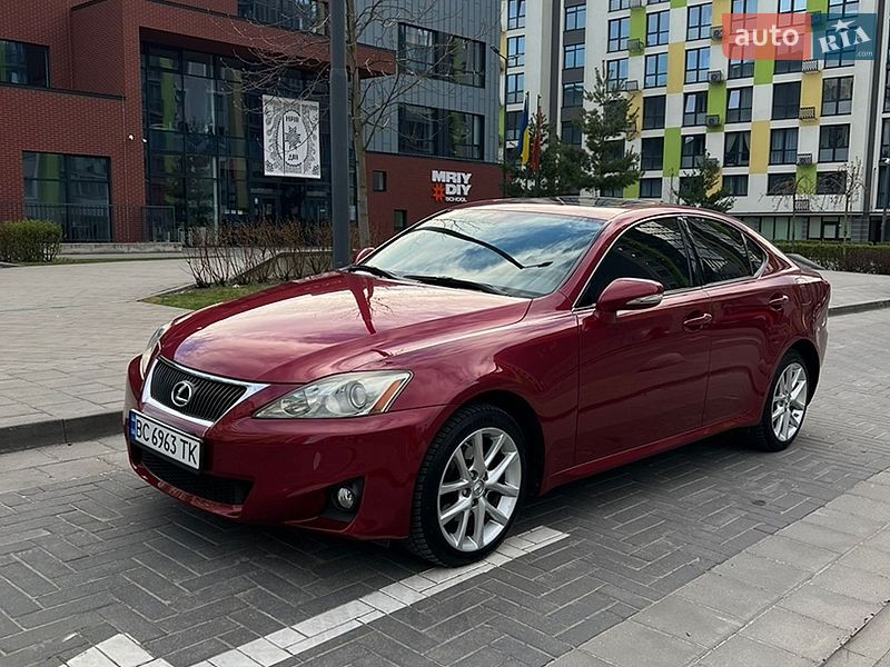 Седан Lexus IS 2012 в Львове