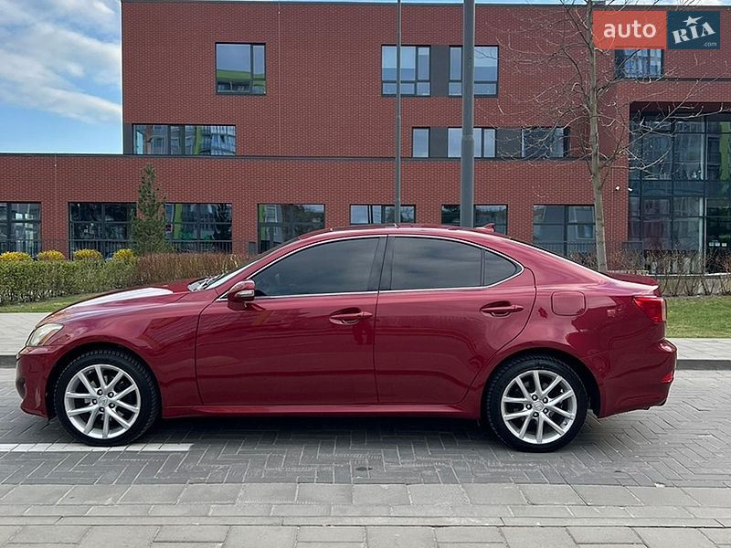 Седан Lexus IS 2012 в Львове