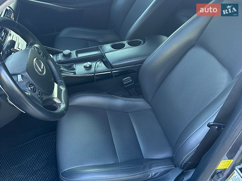 Седан Lexus IS 2014 в Харькове