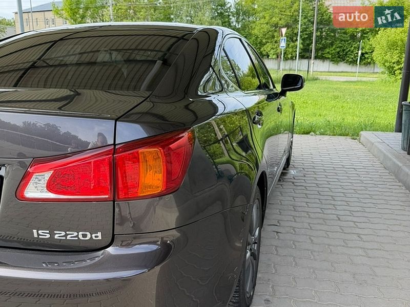 Седан Lexus IS 2008 в Гусятине