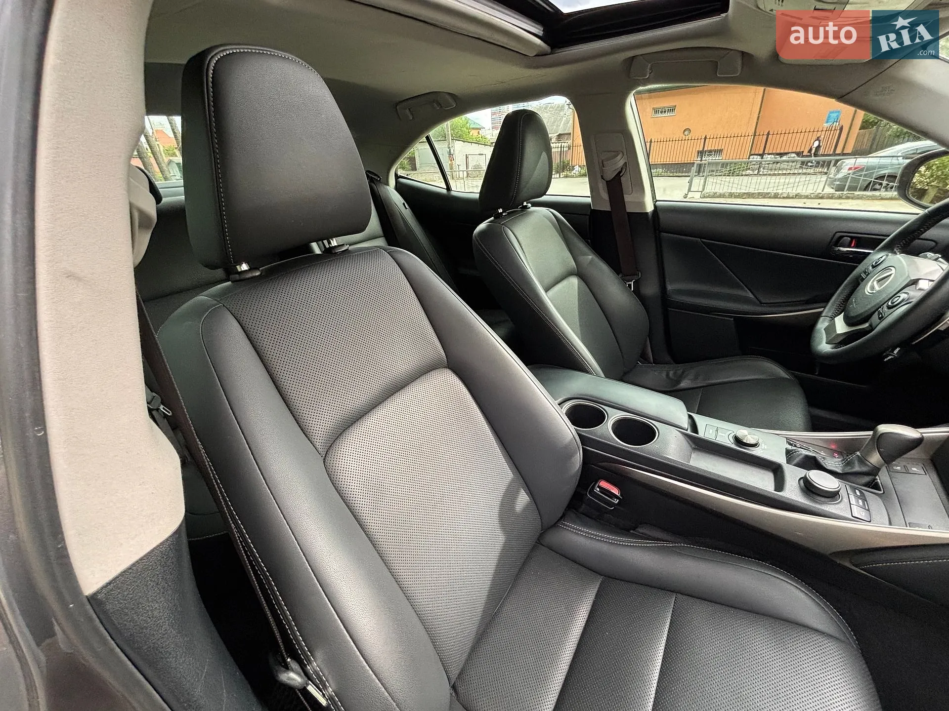 2014 Lexus IS - мініатюра 26