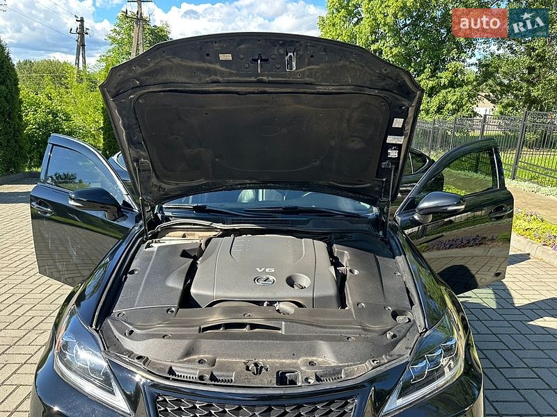 Седан Lexus IS 2010 в Прилуках