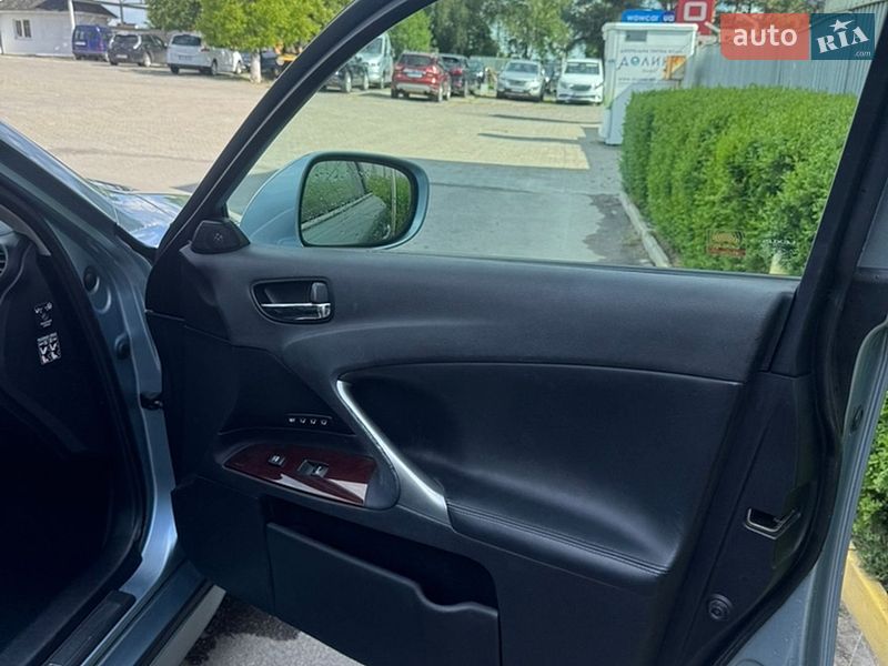Седан Lexus IS 2007 в Чернівцях