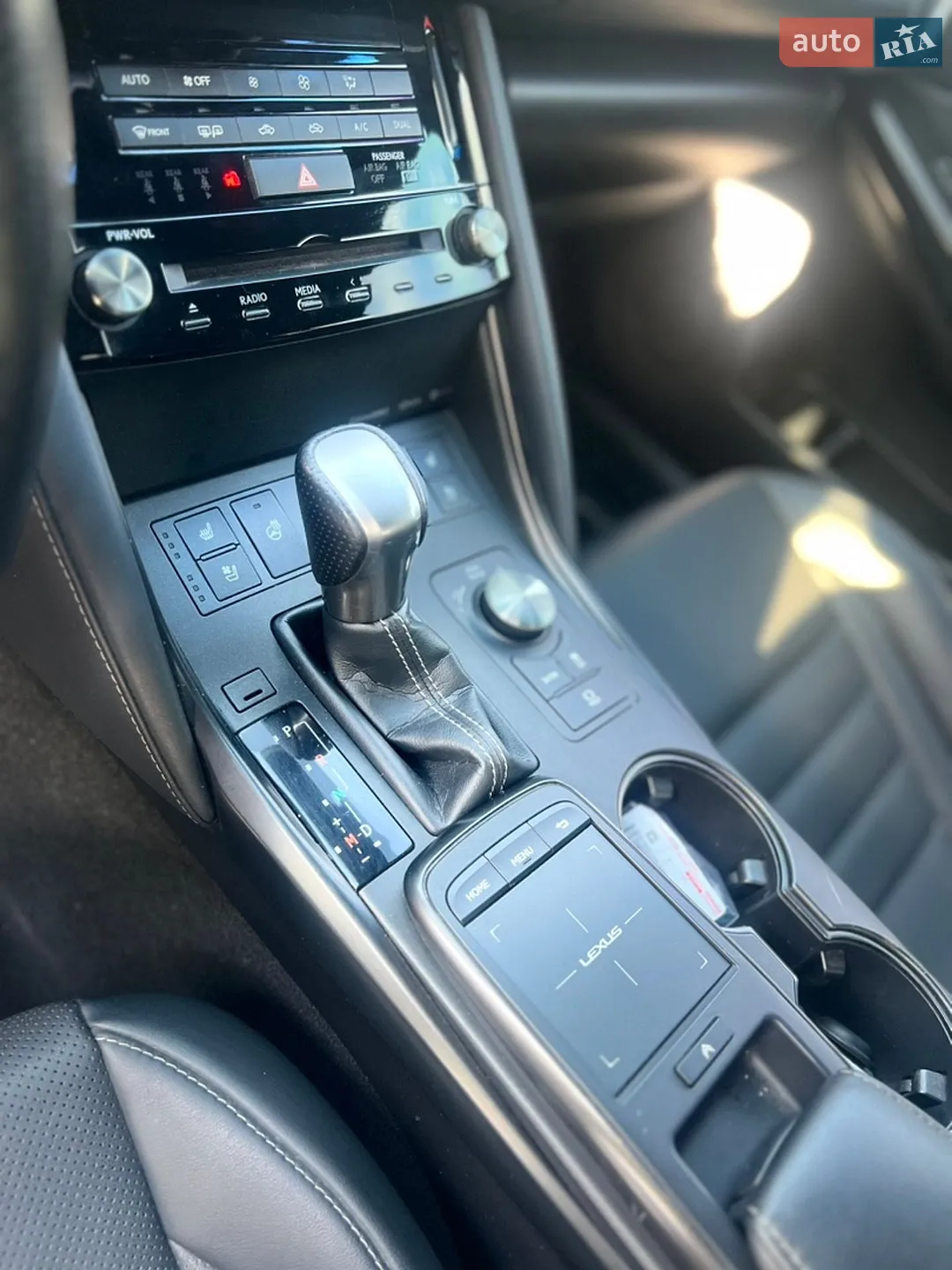 2021 Lexus IS - мініатюра 33