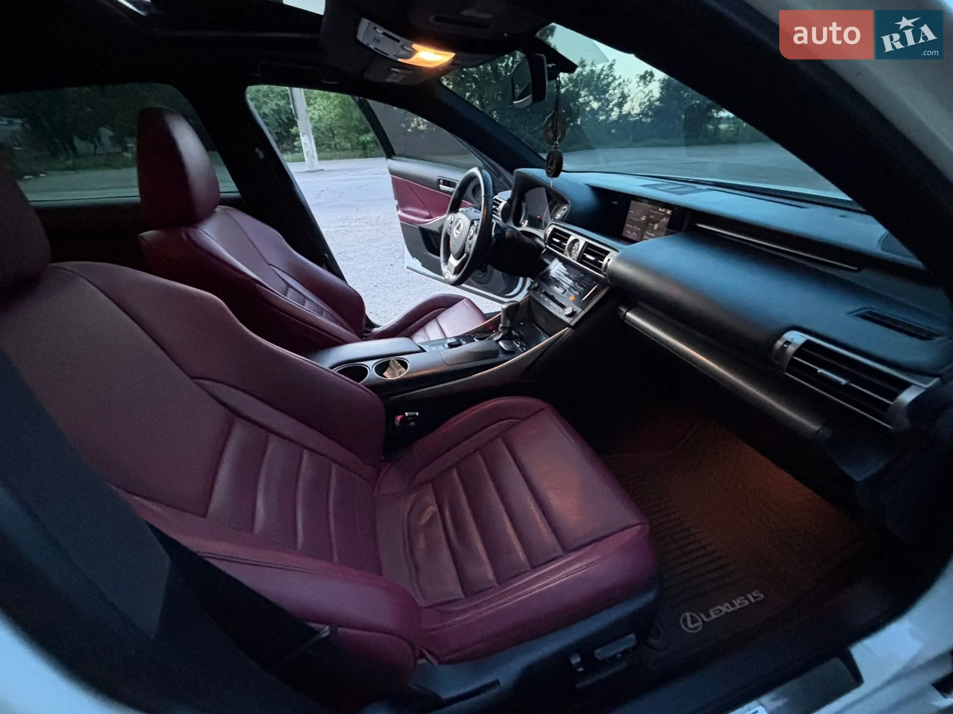 2013 Lexus IS - мініатюра 17