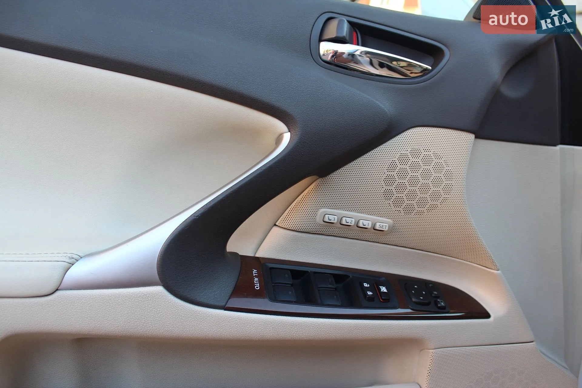 2010 Lexus IS - мініатюра 10