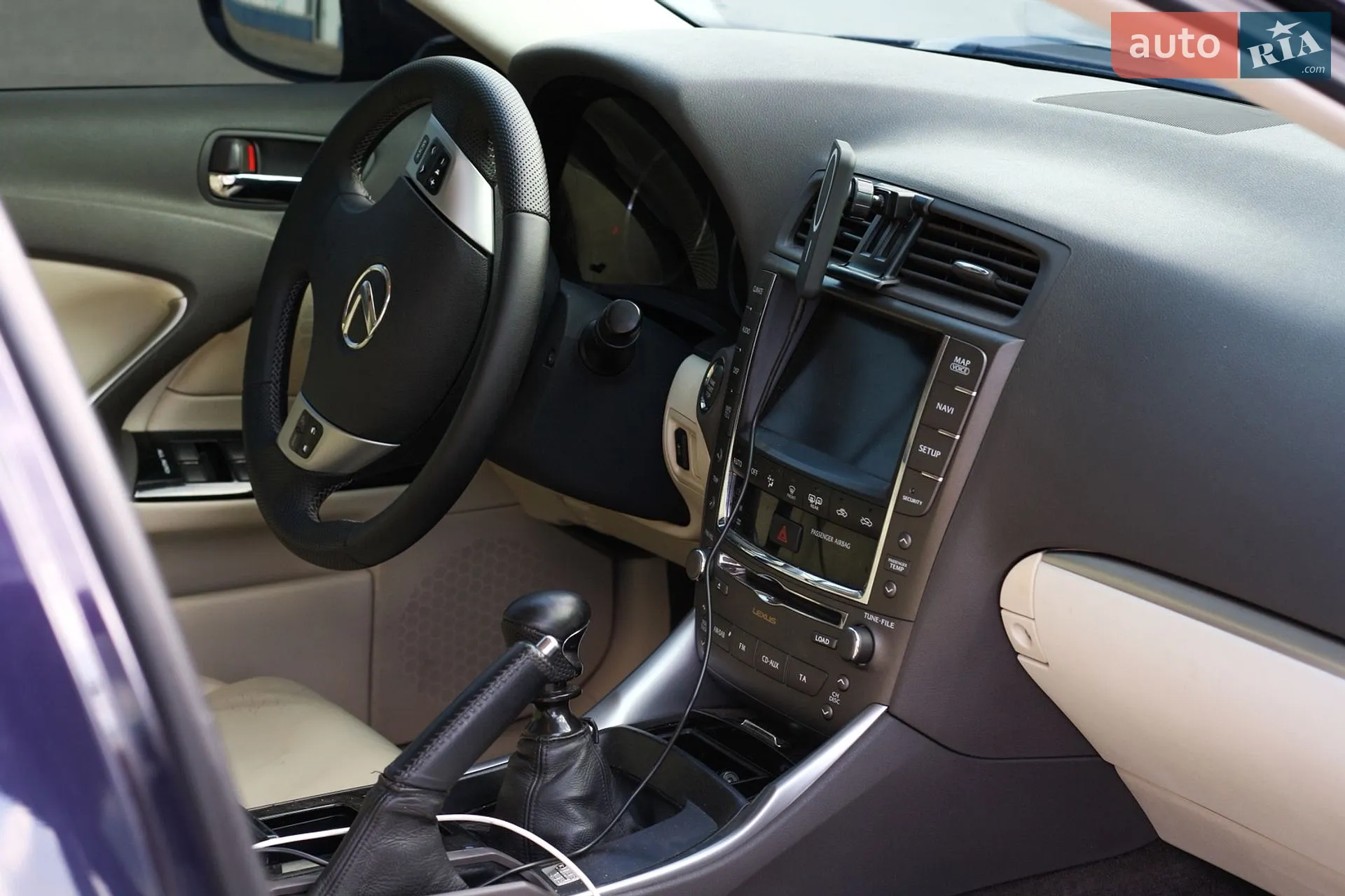 2011 Lexus IS - мініатюра 19