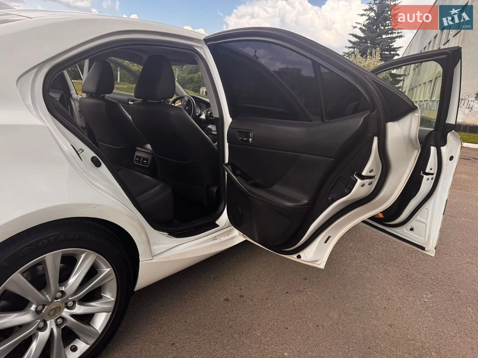 2014 Lexus IS - мініатюра 16