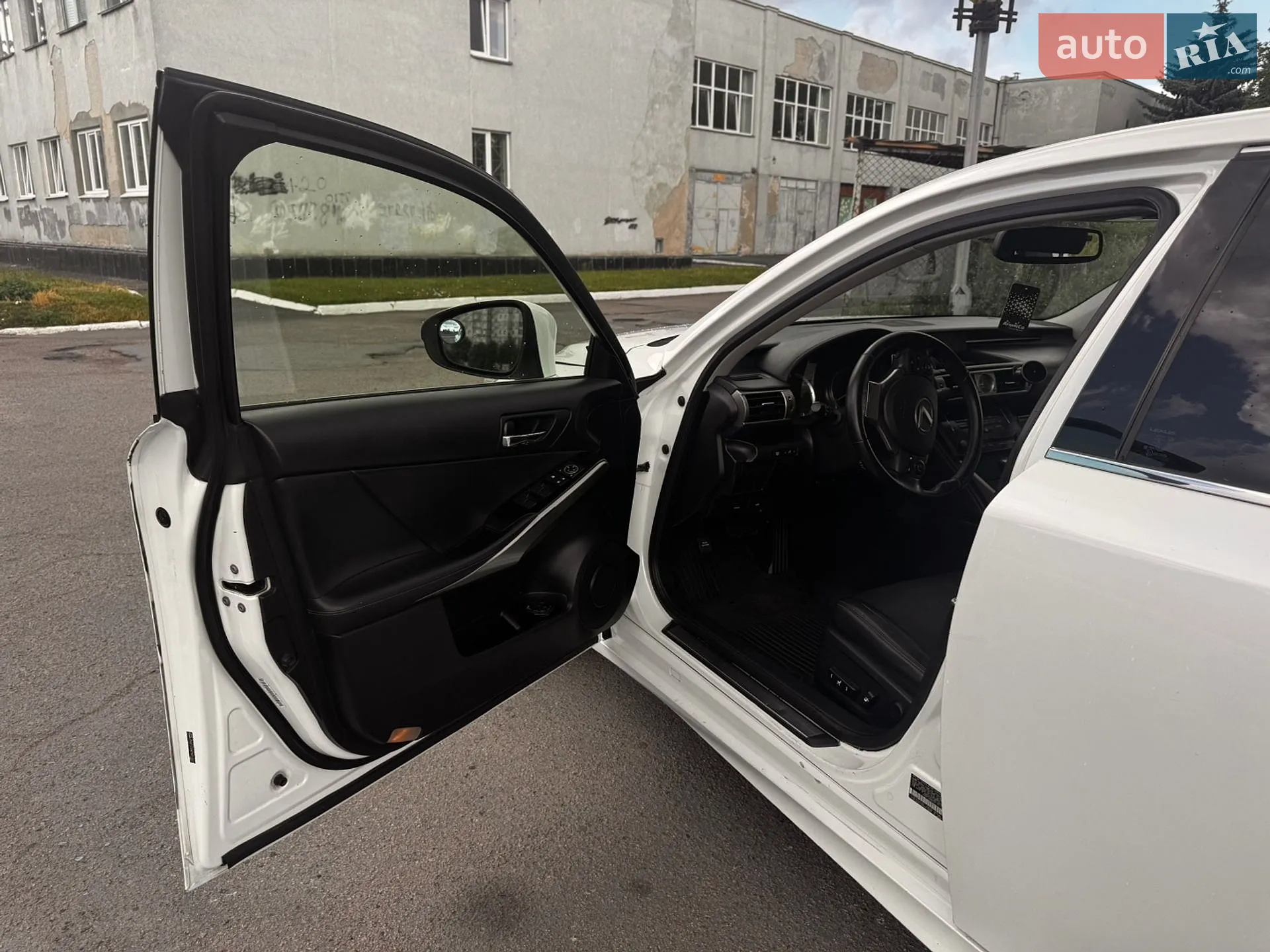 2014 Lexus IS - мініатюра 21