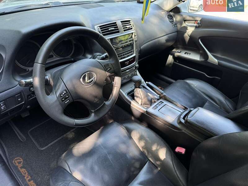 Седан Lexus IS 2007 в Петропавловской Борщаговке